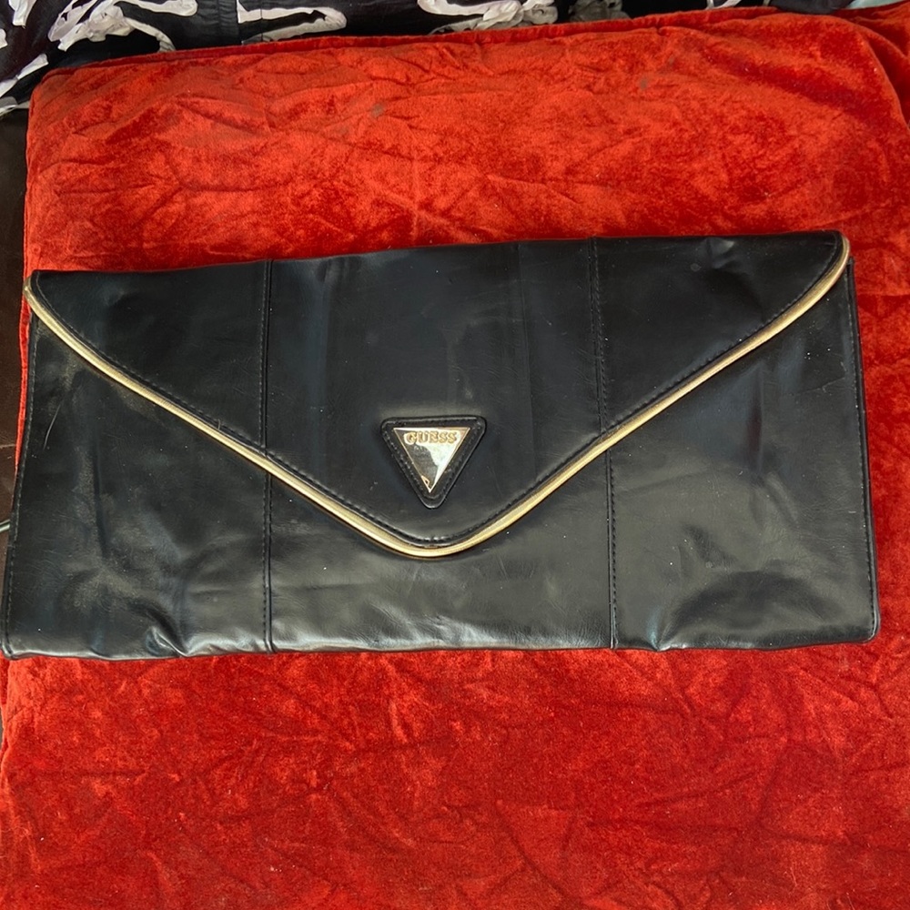 Guess clutch
